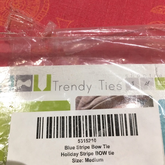 Holiday tie/bow tie set. Toddler size - Picture 3 of 5